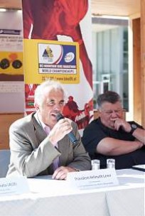 Foto auf Pressekonferenz 17.08.09