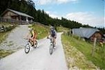 Foto auf Europameister Alban Lakata und Local Heroe Richard Zinthauer testen die WM-Strecke von 2009!   