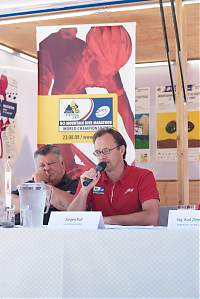 Foto auf Pressekonferenz 17.08.09