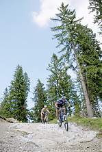 Foto auf Europameister Alban Lakata und Local Heroe Richard Zinthauer testen die WM-Strecke von 2009!   