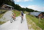 Foto auf Europameister Alban Lakata und Local Heroe Richard Zinthauer testen die WM-Strecke von 2009!   