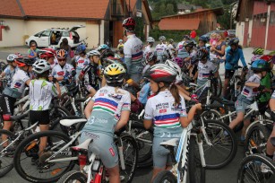 .......... nicht so beim  Bike Camp I.  Knapp 50 Nachwuchs-  Lässeranwesen zur Gefahrenzone für alle 2-8 und Mehr-