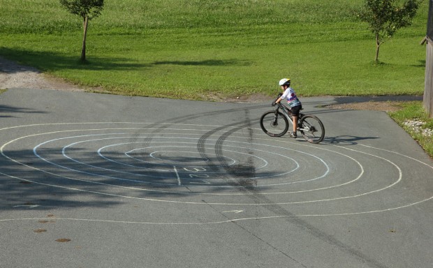 .... und einsam zog ein Biker seine Kreise...