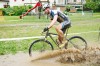 Florian Gruber (U23) beim Schlammbad
